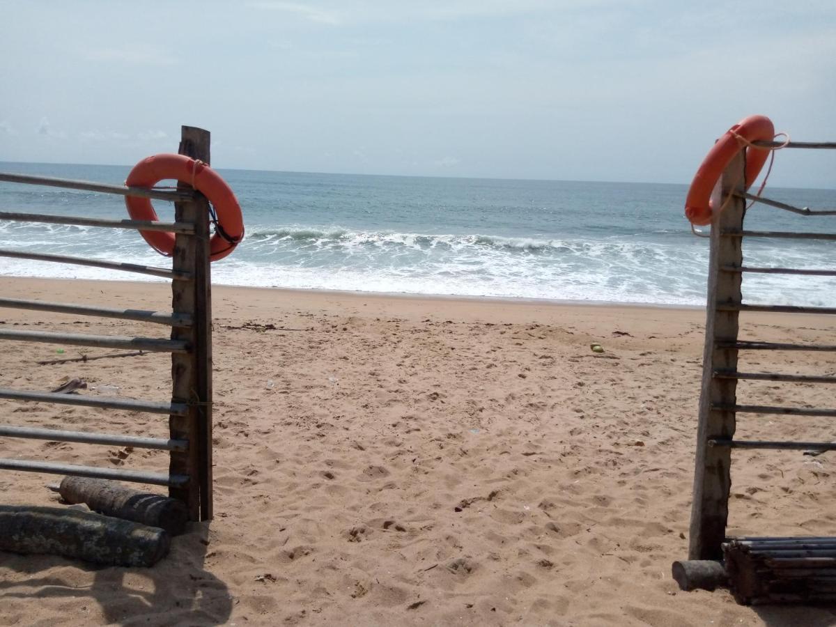 Piccola Beach Sassako Begniny Exterior photo